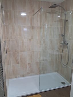 Downstairs bathroom – main view